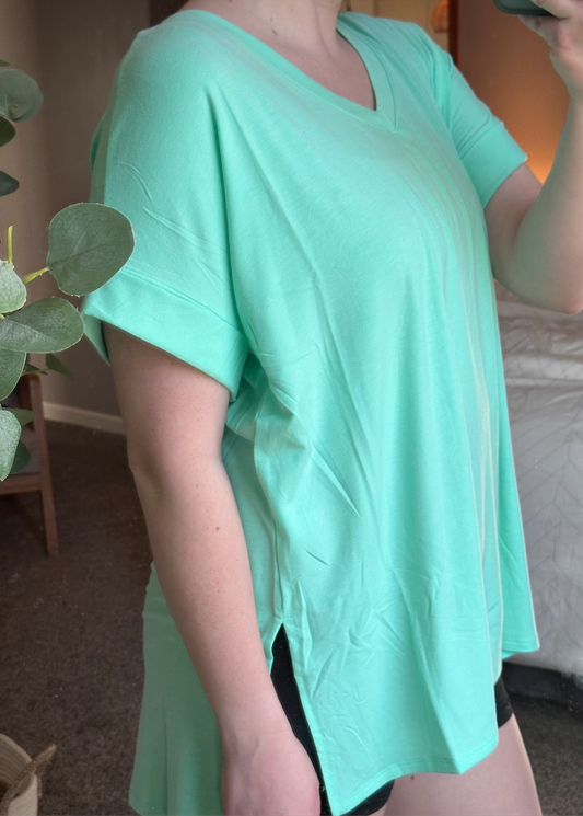 Hayden V-neck (mint green)