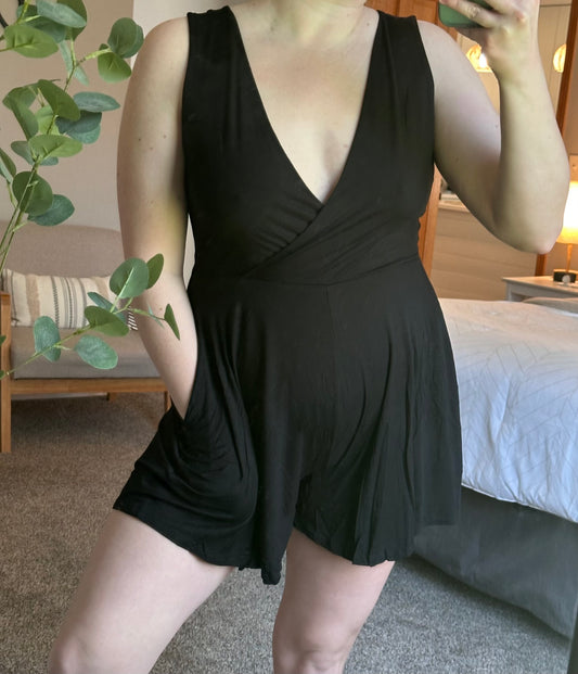 Easy Peasy Romper (black)