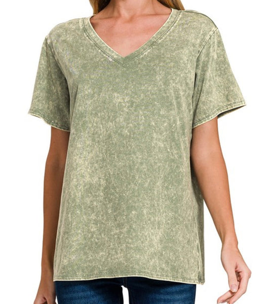 Finley V-neck (light olive)